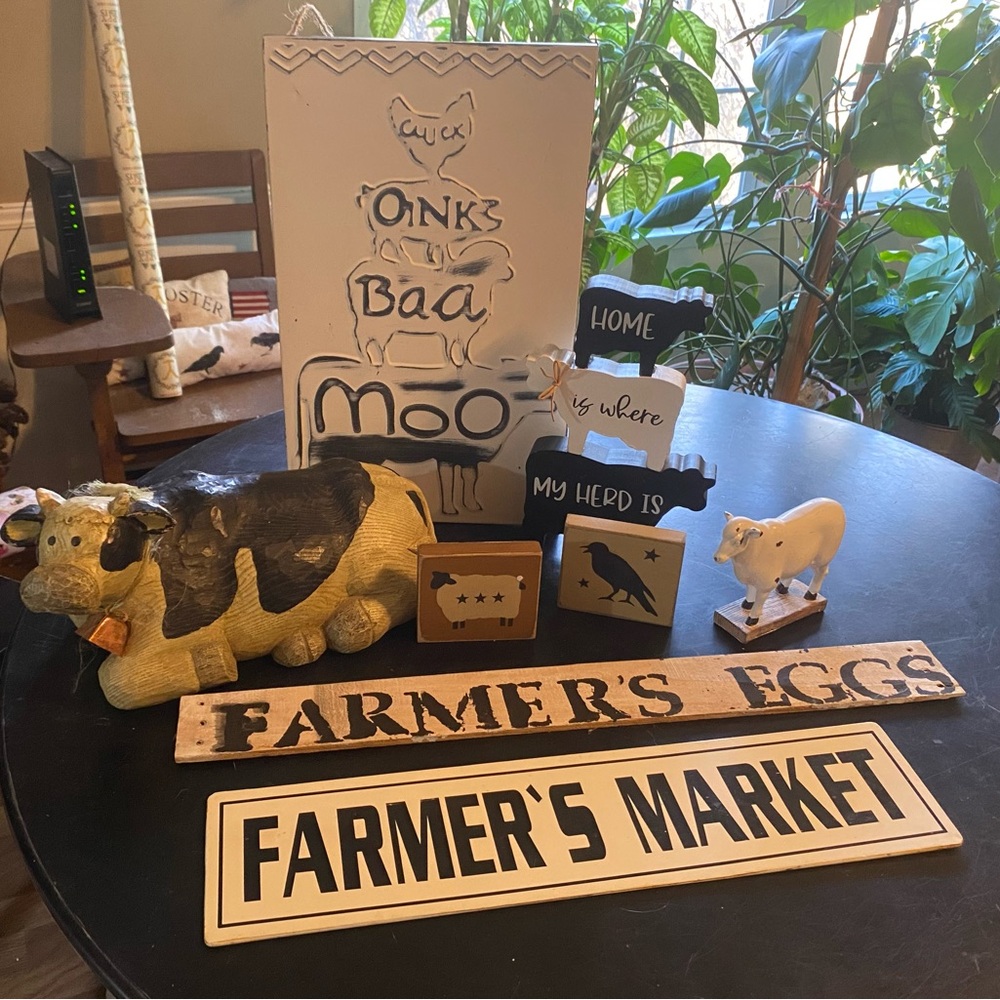 Farmhouse Decor Set with Animal Figures